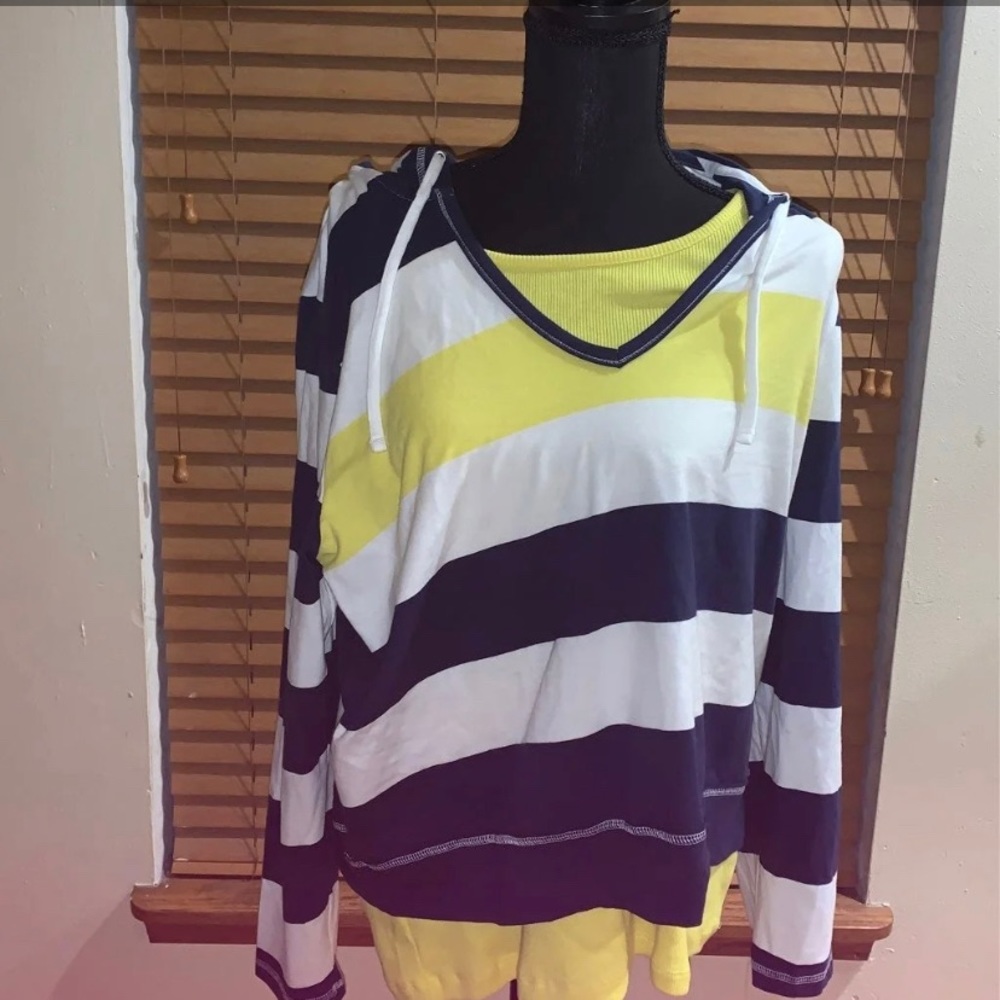 large style&co blue, white, & yellow hoodie